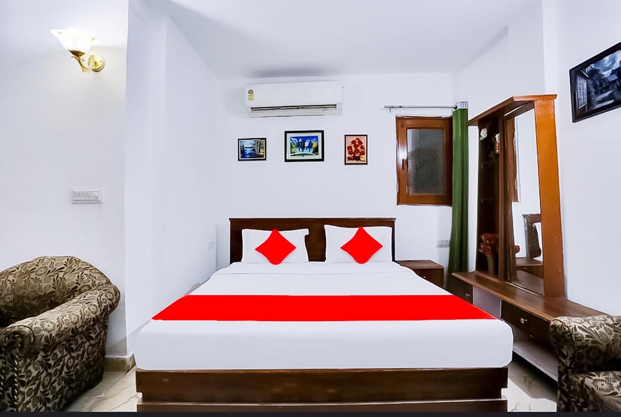 Lake View In Hauz Khas 3* New Delhi