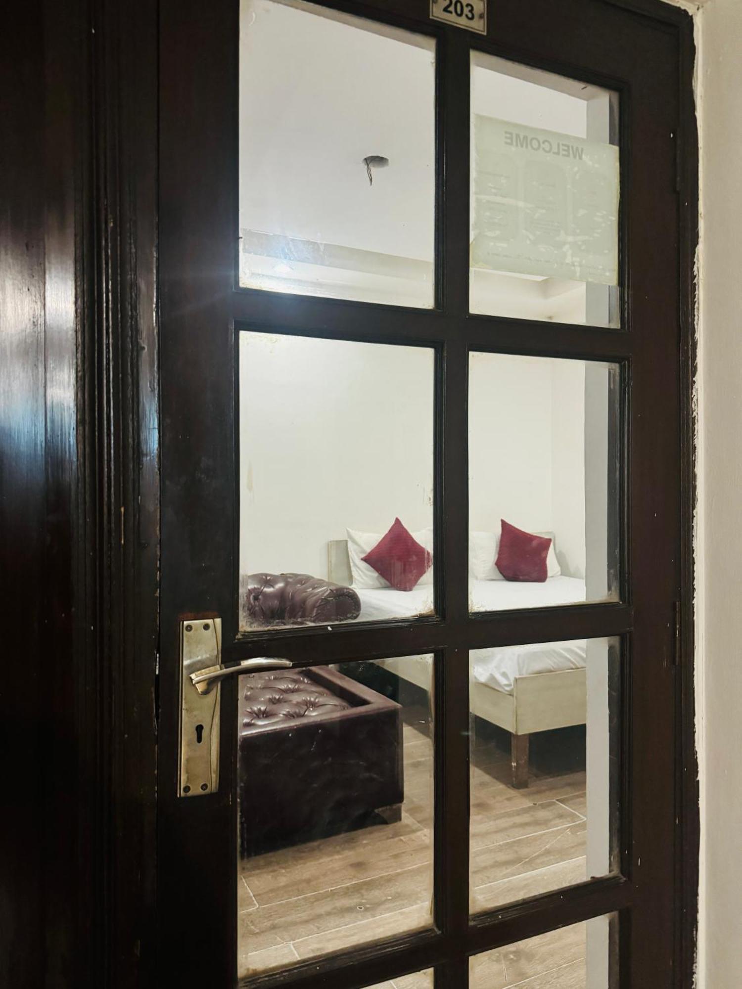 Hotel Lake View In Hauz Khas