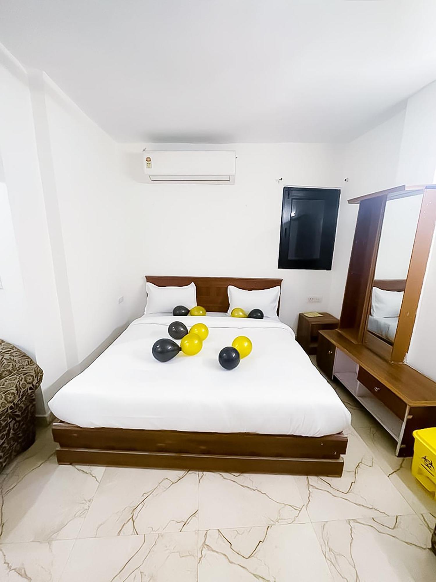 Lake View In Hauz Khas 3* New Delhi